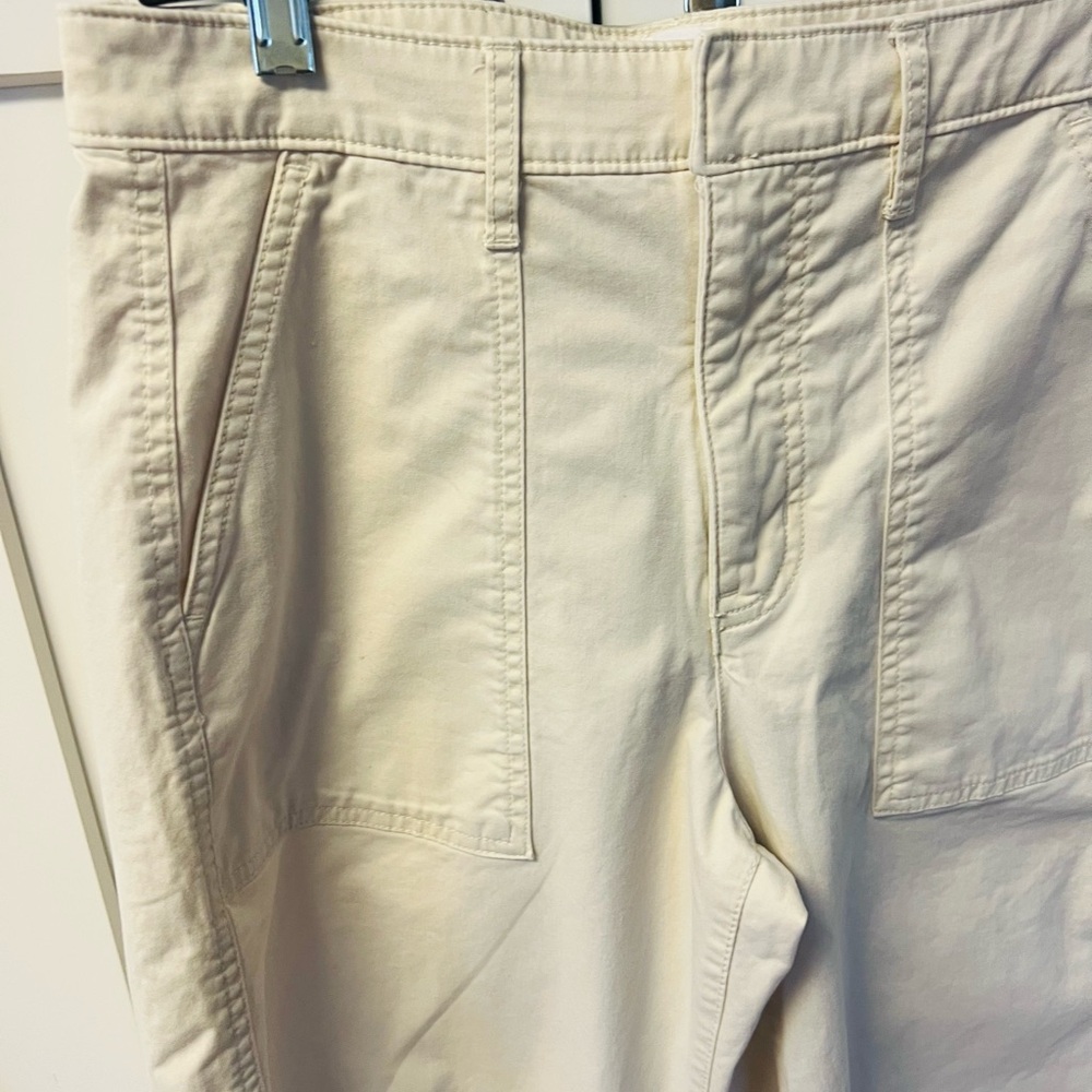 GAP Barrel Leg Patch Pocket Khakis - Picture 2 of 6
